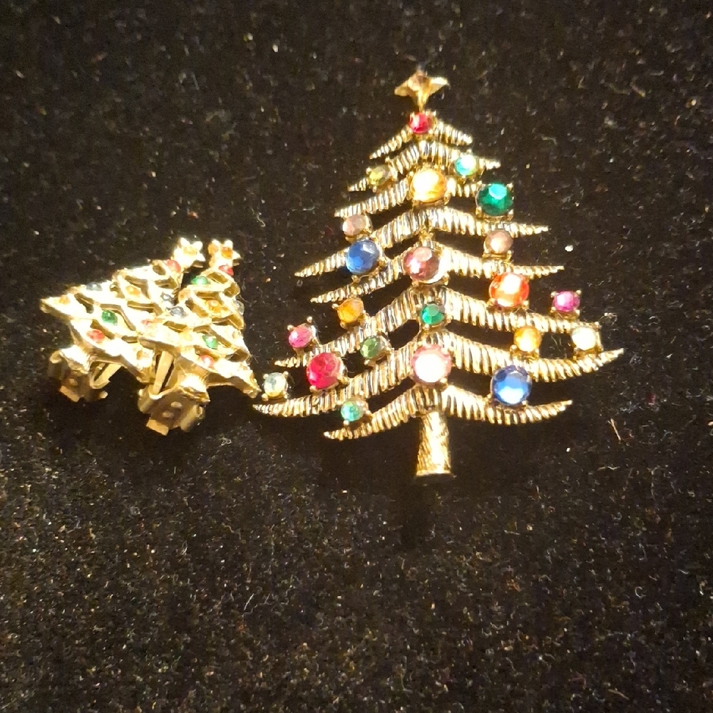 Gold and Red Christmas Tree Brooch Set with Rhinestones
